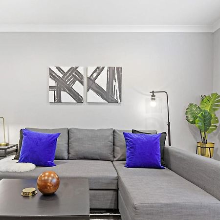 Sophisticated Studio Apartment With Modern Kitchen - Oakdale Od2 Rep Chicago Exterior foto